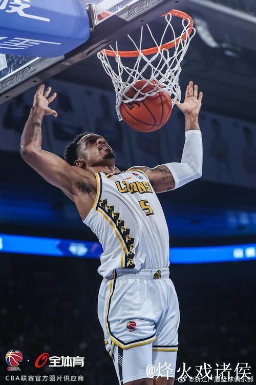 巴里-布朗全场24分钟,18投5中砍下17分1篮板2助攻2抢断 巴里-布朗全场24分钟,18投5中砍下17分1篮板2助攻2抢断